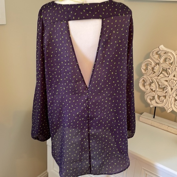 NWT BCBG PURPLE SHEET TOP - Picture 2 of 5